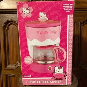 Hello kitty, coffee maker, new in box never used. Y2K